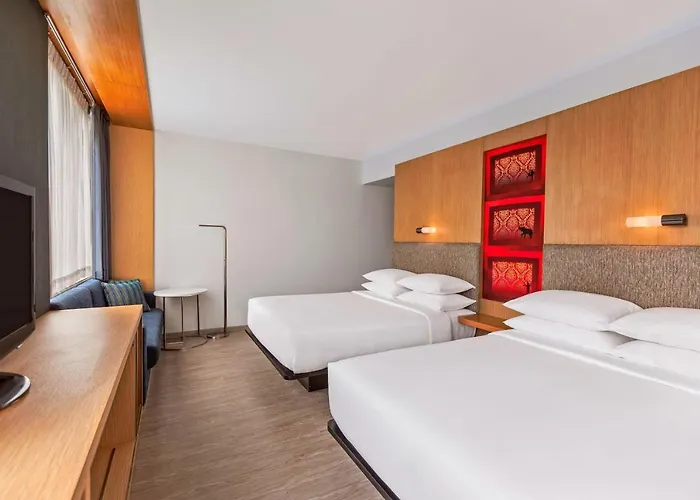 Aloft By Marriott Sukhumvit 11 Hotel 4*