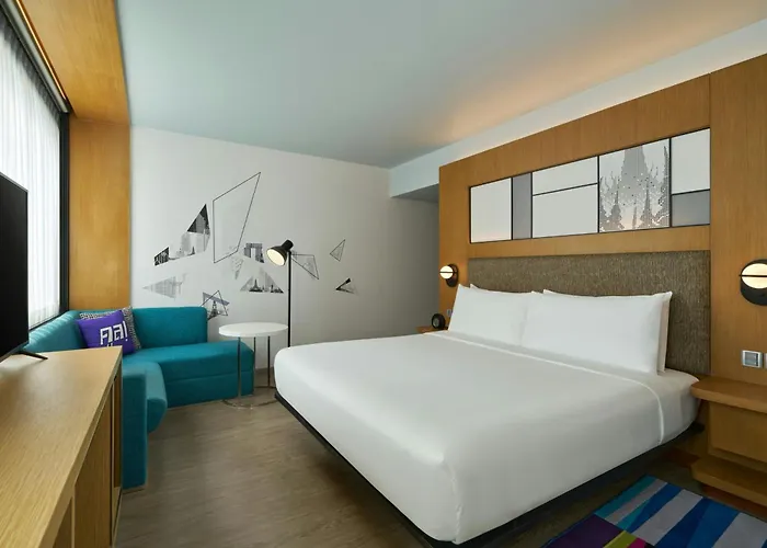 Aloft By Marriott Sukhumvit 11 בנגקוק