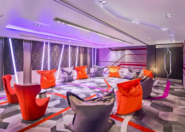 Aloft By Marriott Sukhumvit 11 Hotel