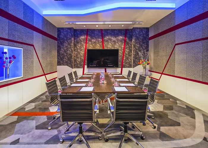 Hotel Aloft By Marriott Sukhumvit 11