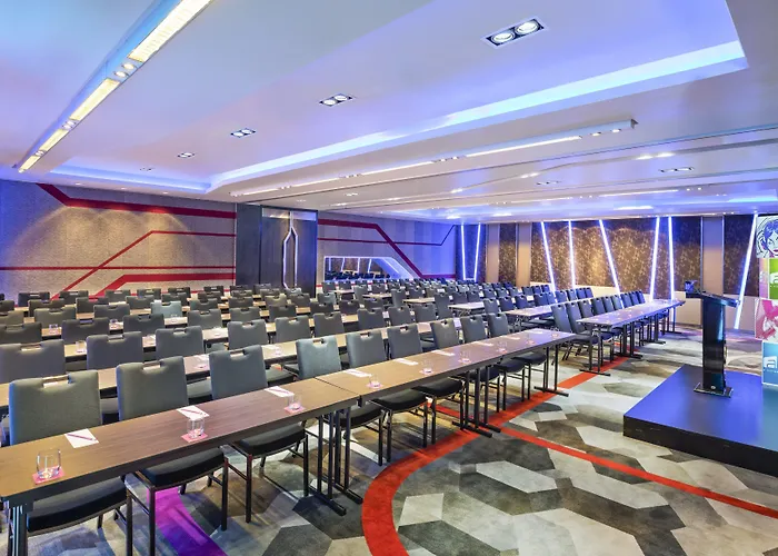 Aloft By Marriott Sukhumvit 11 Hotel