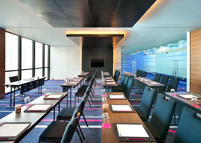 Aloft By Marriott Sukhumvit 11 Hotel