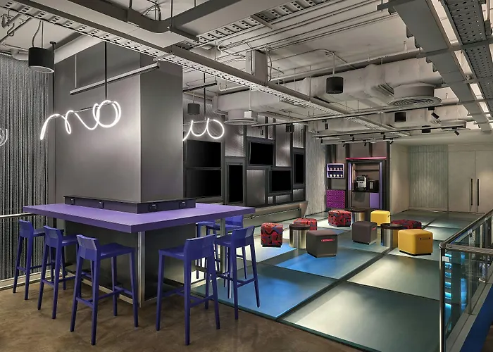 فندق Aloft By Marriott Sukhumvit 11