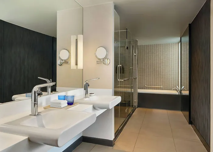 Aloft By Marriott Sukhumvit 11