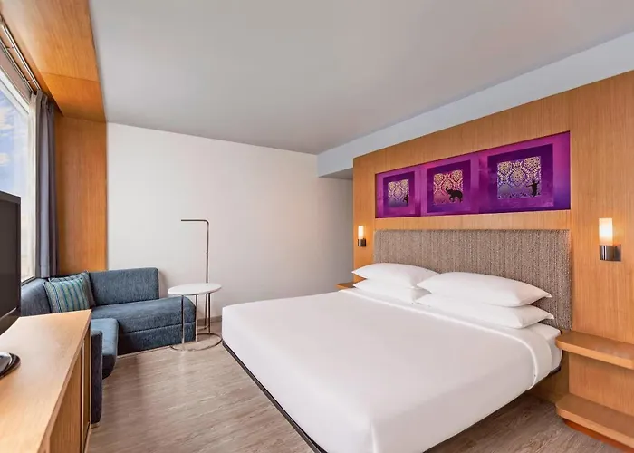 Hotel Aloft By Marriott Sukhumvit 11 4*
